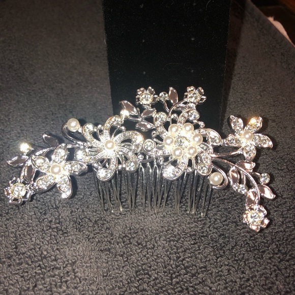Fancy Hair Accessory wedding hair comb - Picture 3 of 5